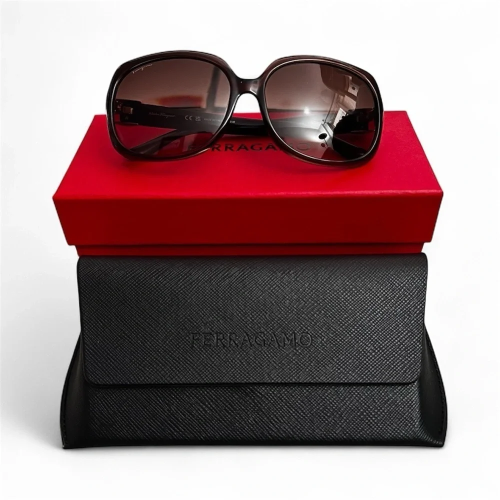NWB Salvatore Ferragamo Brown Sunglasses Authentic Luxury Elegant Timeless